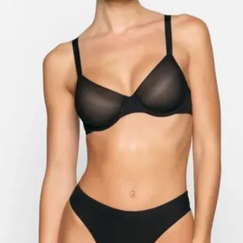 Skims Black weightless underwire Women's Bra 32D NWT